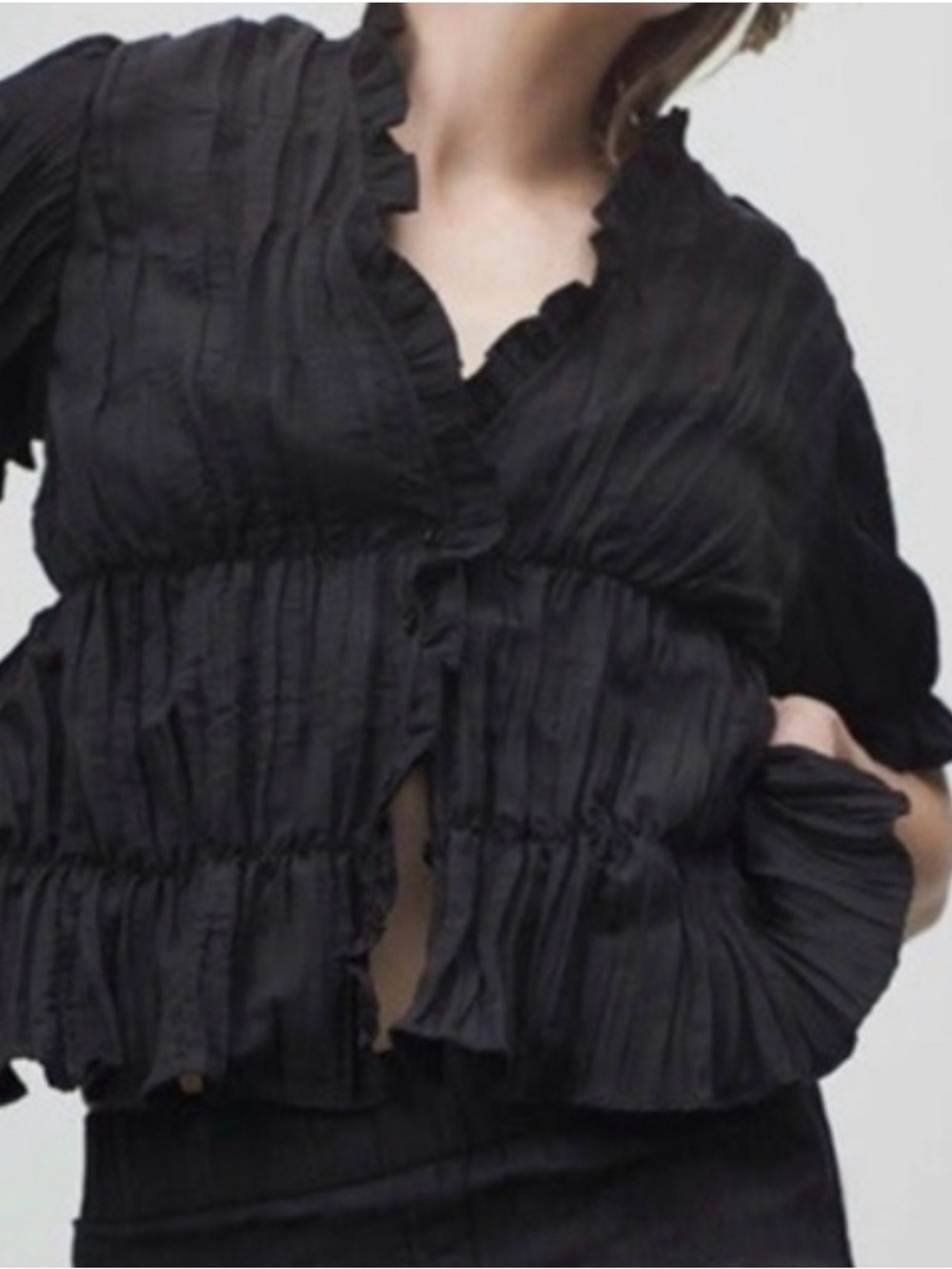 ZARA Black Ruffled Short-Sleeved Blouse